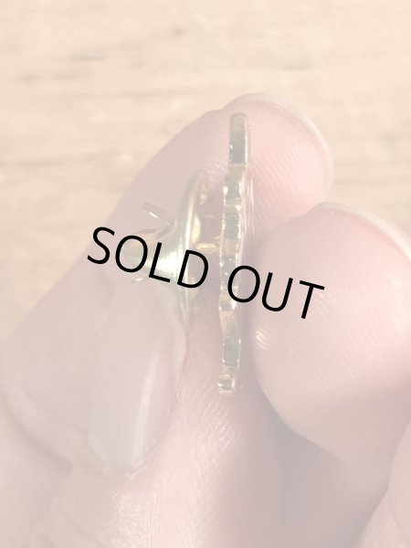 80年代頃のピンクパンサーのクルーゾー警部のビンテージピンバッチ