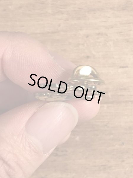 80年代頃のルーニーテューンズのペペルピューのヴィンテージピンバッチ