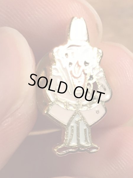 80年代頃のピンクパンサーのクルーゾー警部のビンテージピンバッチ