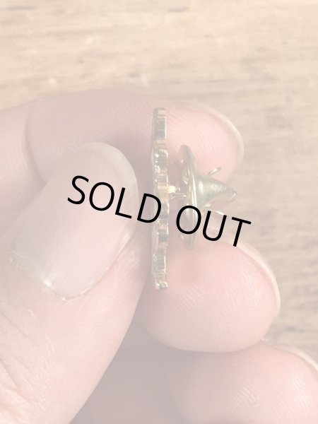 80年代頃のピンクパンサーのクルーゾー警部のビンテージピンバッチ