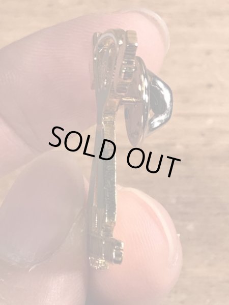 80年代頃のガンビーのビンテージピンバッジ