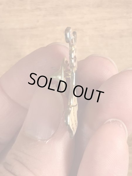 80年代頃のルーニーテューンズのペペルピューのビンテージピンズ