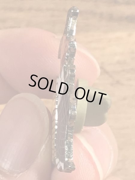 80年代頃の樽を持ったキャラクターのヴィンテージピンズ