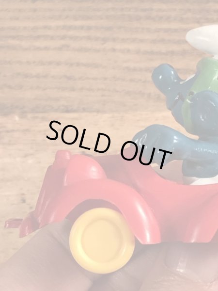 オープンカーに乗ったスーパースマーフのヴィンテージPVCフィギュア