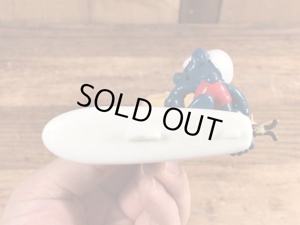 ヨットに乗ったスーパースマーフのヴィンテージPVCフィギュア