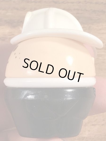 80年代頃のリトルタイクスの白のヘルメットの消防士のヴィンテージトドルトッツ