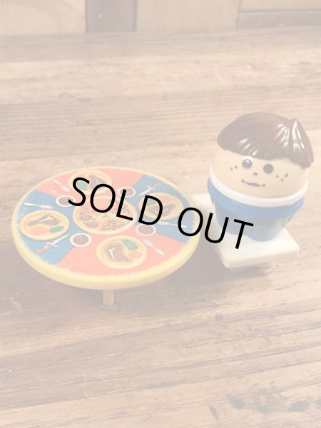 80年代頃のフィッシャープライス社製のテーブルとベンチ