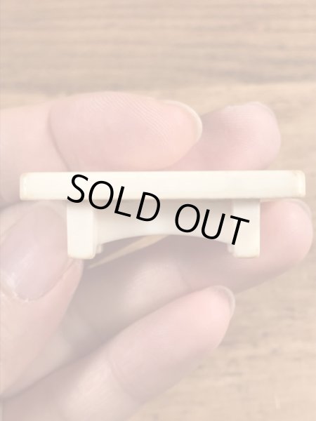 80年代頃のフィッシャープライス社製のテーブルとベンチ