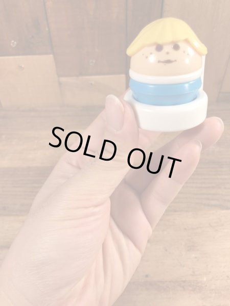 90年代頃のフィッシャープライス社製のビンテージのイス