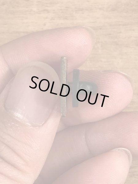 80〜90年代頃の企業物のビンテージピンバッジ