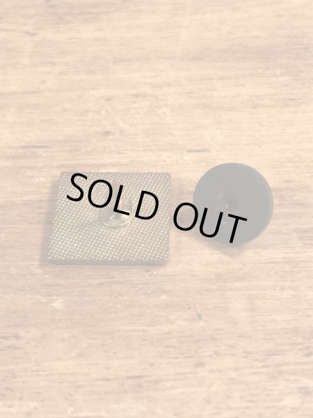 80〜90年代頃の企業物のビンテージピンバッジ