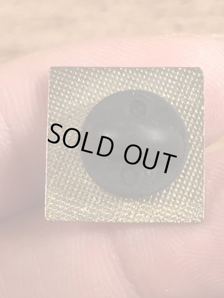 80〜90年代頃の企業物のビンテージピンバッジ