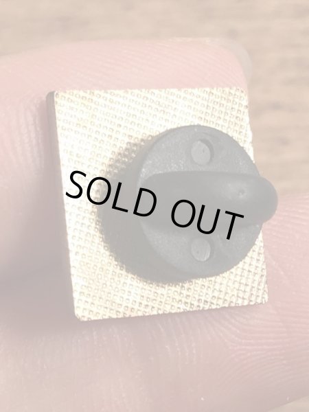 80〜90年代頃の企業物のビンテージピンバッジ