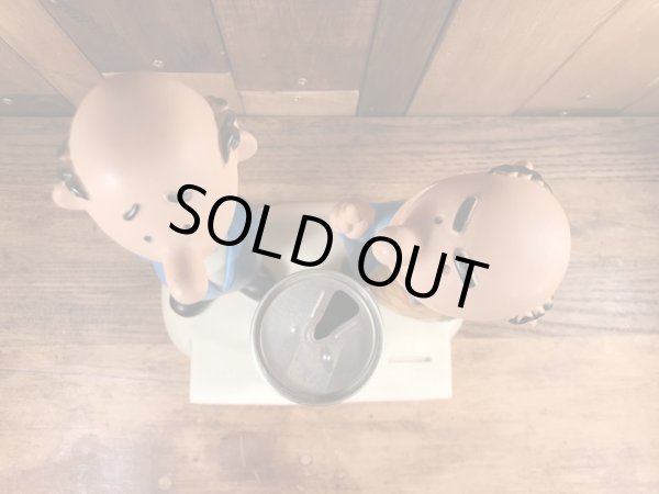 70年代頃のピールズビールのバート＆ハリーのビンテージ店頭用フィギュア