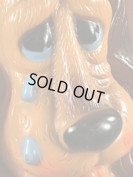 70年代頃のビッグアイズの犬のヴィンテージ貯金箱