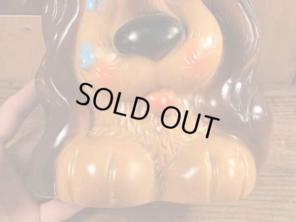 70年代頃のビッグアイズの犬のヴィンテージ貯金箱