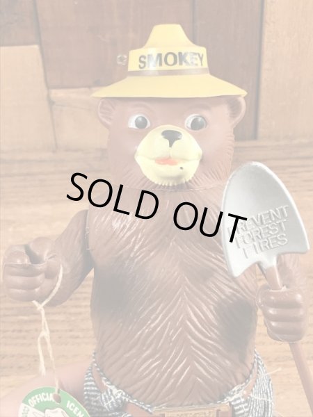 70年代頃のスモーキーベアのビンテージフィギュア