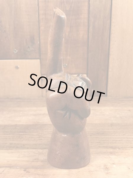 70年代頃のピースサインのビンテージの木彫り