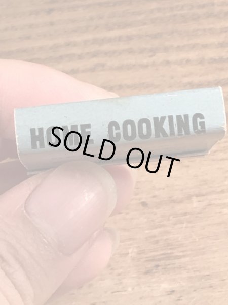 40〜50年代頃のピンナップガールのビンテージマッチブック