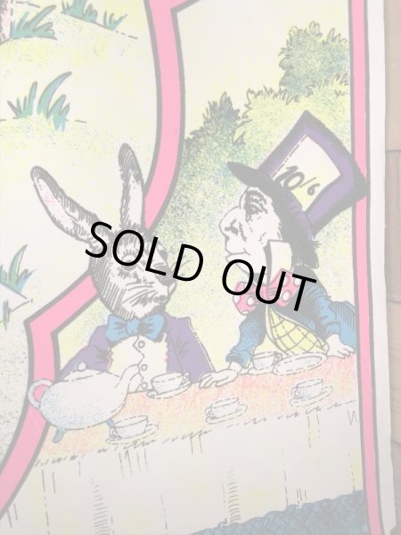 60〜70’sのアリスインワンダーランドのパロディのヴィンテージのベルベットポスター