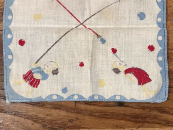 50’sの曲芸をしている犬が描かれたヴィンテージの子供用ハンカチ