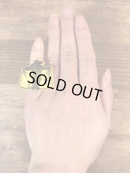 80年代頃のマクドナルドのハンバーグラーのビンテージの指輪