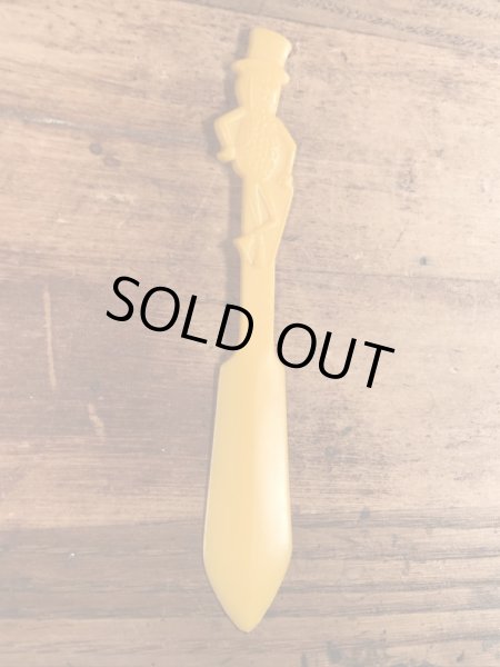 70年代頃のアドバタイジングキャラクターのミスターピーナッツのビンテージのバターナイフ