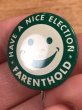 70’sの選挙のスマイルフェイスが描かれたヴィンテージの缶バッチ