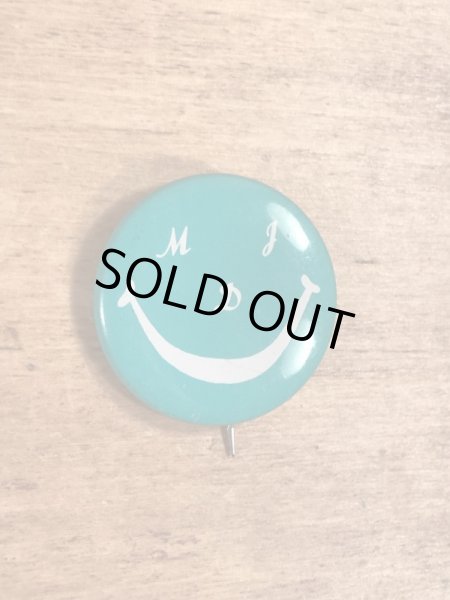 70年代頃のスマイルフェイスのビンテージの缶バッジ