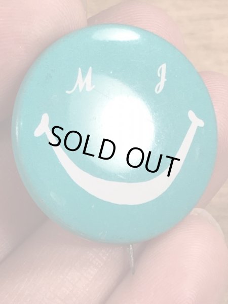 70年代頃のスマイルフェイスのビンテージの缶バッジ