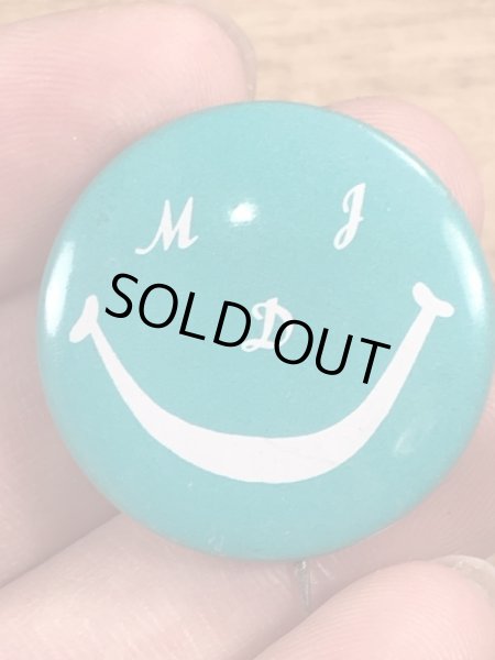 70年代頃のスマイルフェイスのビンテージの缶バッジ