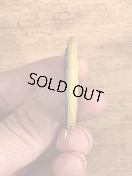 70年代頃のPeople Above Politicsのスマイルのビンテージの缶バッジ