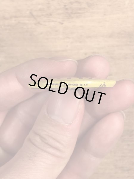 70’sのPeople Above Politicsのスマイルフェイスのヴィンテージの缶バッチ