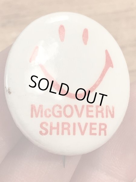 70年代頃の選挙時のスマイルが描かれたビンテージの缶バッジ