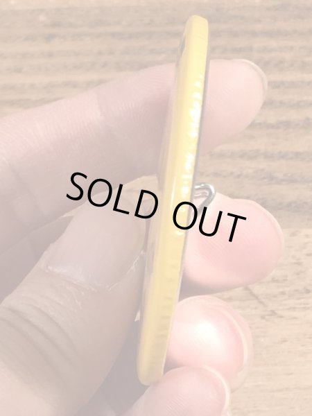 70年代頃の企業物のスマイルフェイスのビンテージの缶バッジ