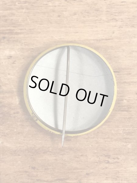 70’sのPeople Above Politicsのスマイルフェイスのヴィンテージの缶バッチ