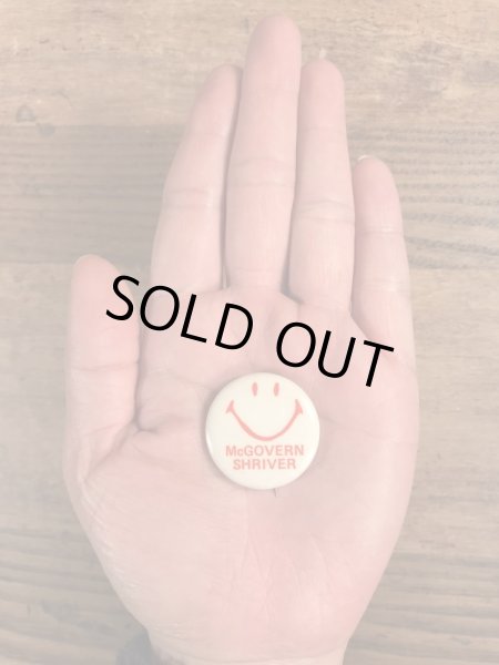 70年代頃の選挙時のスマイルのビンテージの缶バッジ