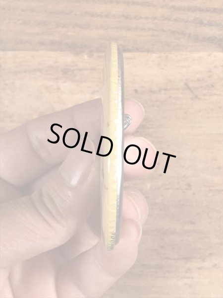 70年代頃の企業物のスマイルのビンテージの缶バッジ