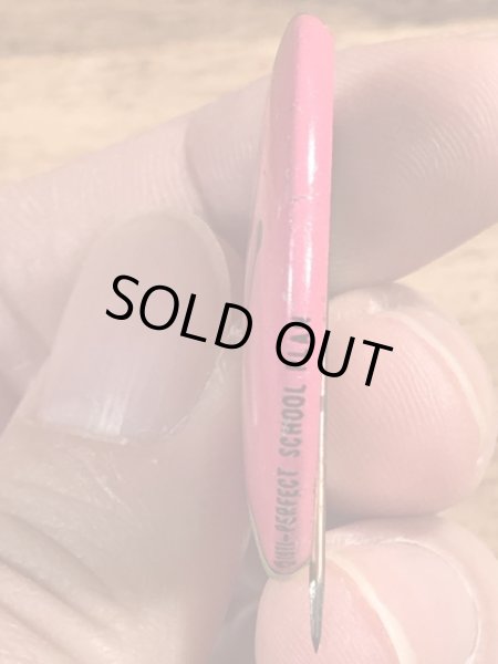 70年代頃のPerfect School Plan社製のスマイルフェイスのビンテージの缶バッジ