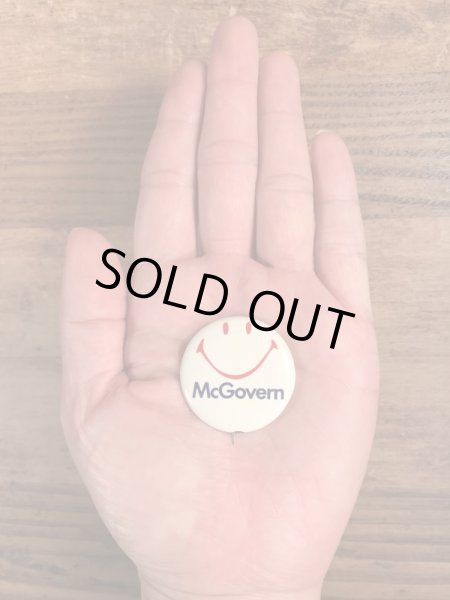 70年代頃のMcGovernのスマイルフェイスのビンテージの缶バッジ