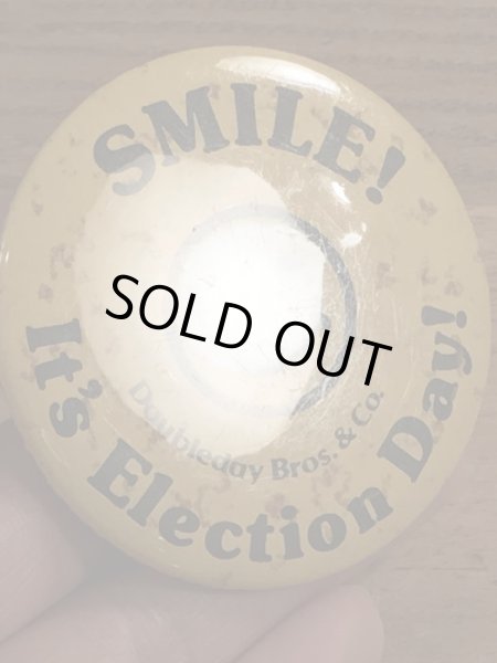 70年代頃の企業物のスマイルのビンテージの缶バッジ