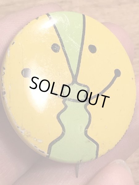 70年代頃の2トーンのスマイルのビンテージの缶バッジ