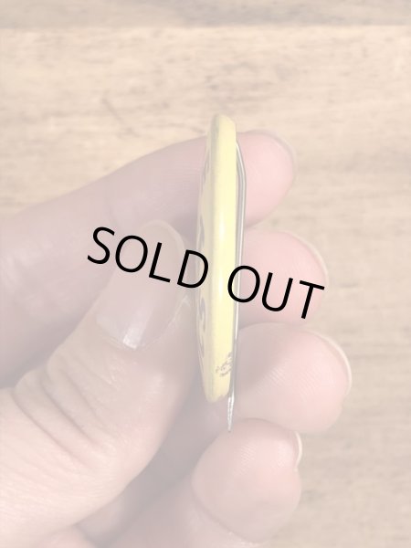 70年代頃のPeople Above Politicsのスマイルのビンテージの缶バッジ