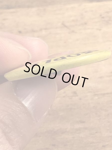 70年代頃のPeople Above Politicsのスマイルのビンテージの缶バッジ