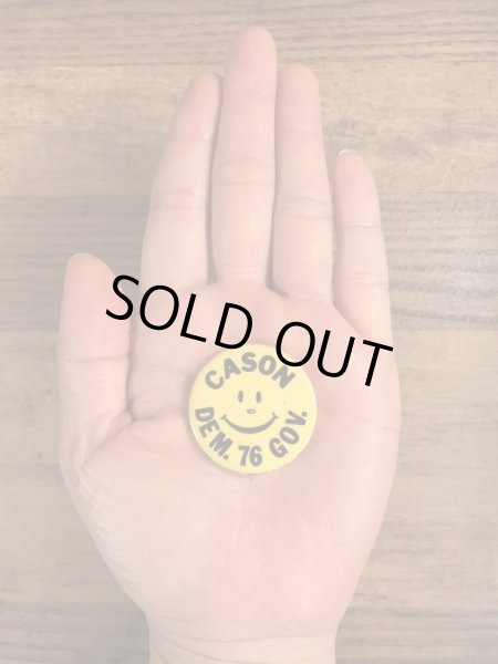 70年代頃のCason Dam.76 Gov.のスマイルフェイスのビンテージの缶バッジ