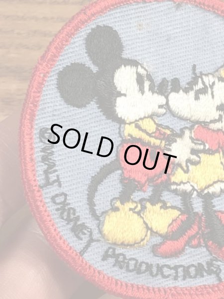 70年代頃のディズニーのミッキーとミニーマウスのビンテージの刺繡ワッペン