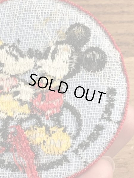 70年代頃のディズニーのミッキーとミニーマウスのビンテージの刺繡ワッペン