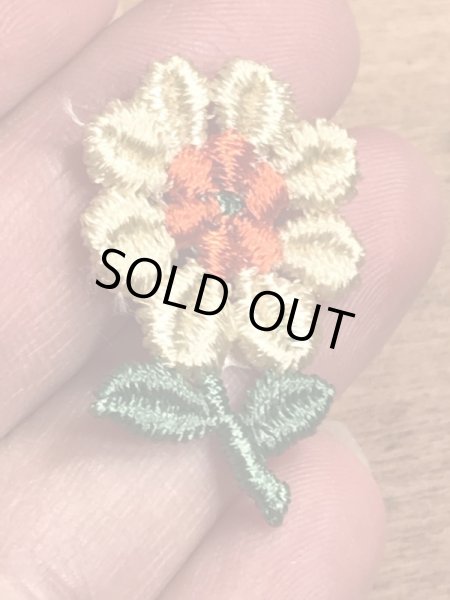 70年代頃の花のビンテージの刺繡ワッペン