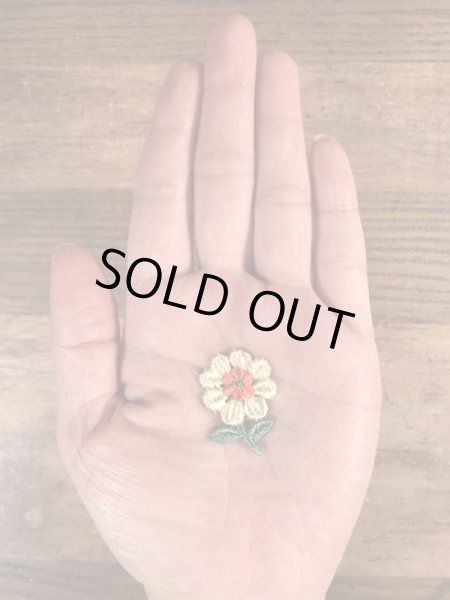 70年代頃の花のビンテージの刺繡ワッペン