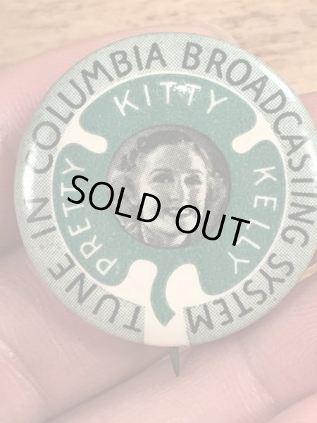 30年代頃のアメリカのラジオ局CBSのキティケリーが描かれたビンテージの缶バッチ